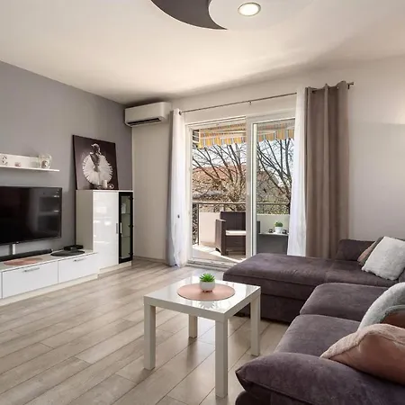 App Dinora Apartment Porec