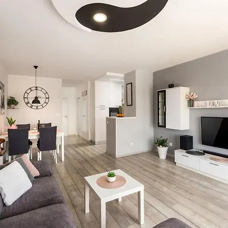 App Dinora Apartment Poreč